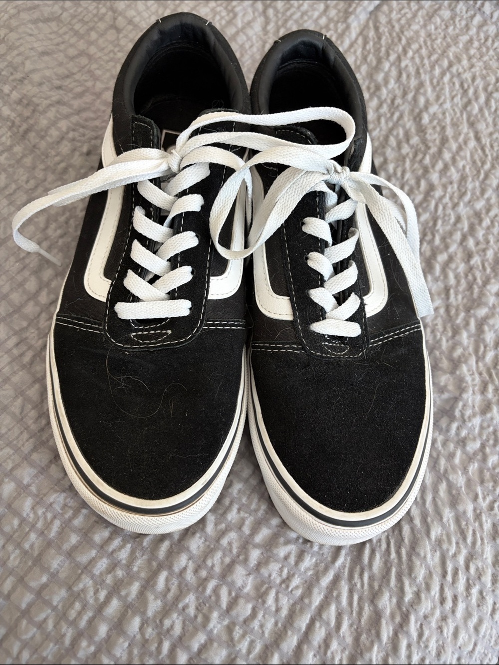 Vans Black and White Old Skool Low-Top Sneakers - Women